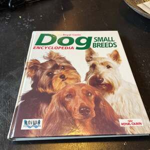 THE ROYAL CANIN DOG ENCYCLOPAEDIA SMALL BREEDS